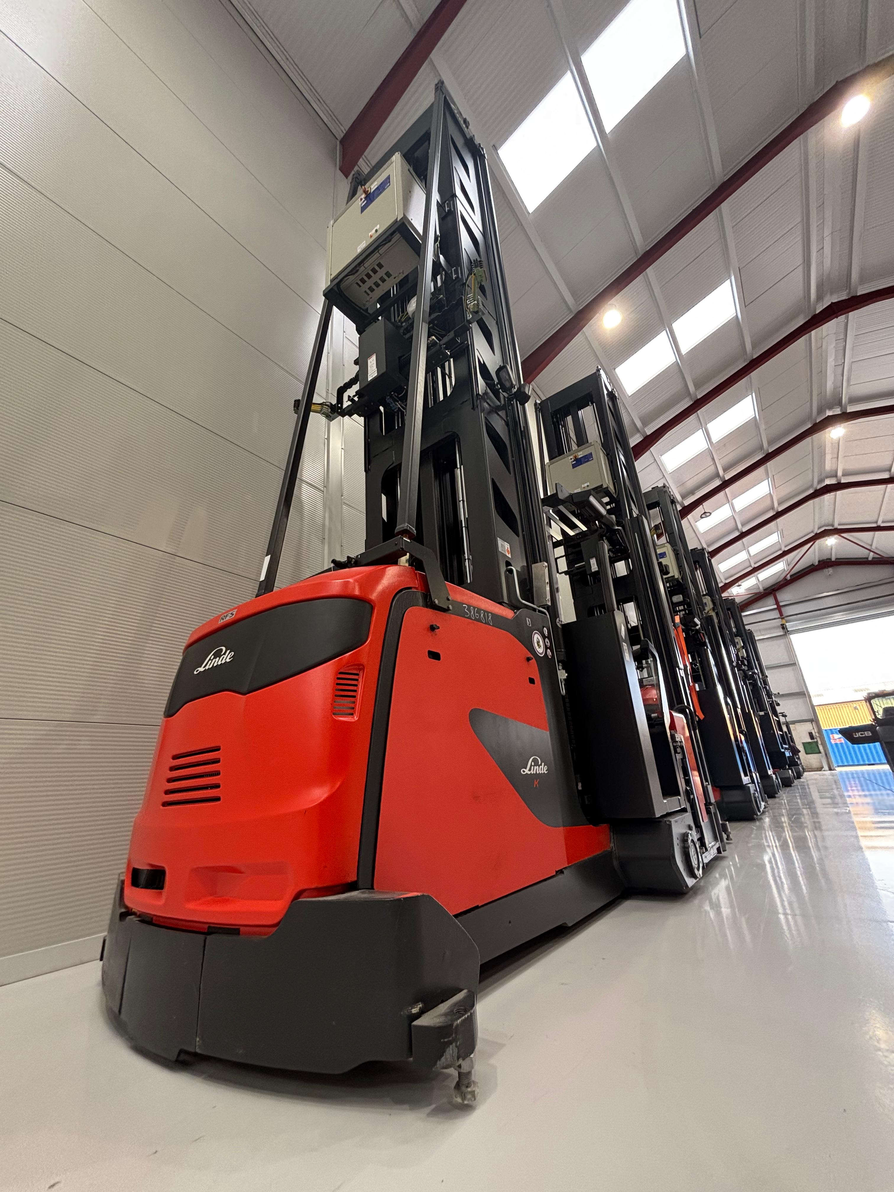 The Ultimate Guide to Linde VNA Forklift Trucks: Maximising Warehouse Efficiency